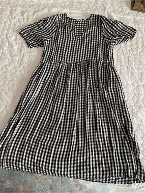 Tajinebanane Women’s Black and White Gingham Short Sleeve Dress - Breastfeeding
